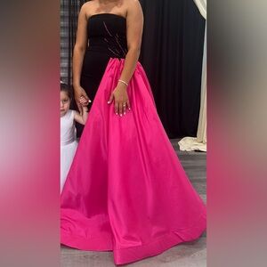Black dress and pink dresses satin Val